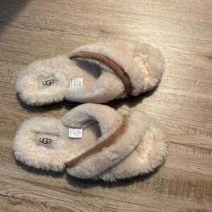UGG women’s shearling slides bedroom slippers women’s size 8